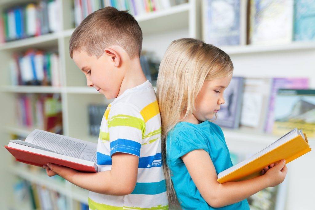 Компьютер или чтение книг, что полезнее для детей?