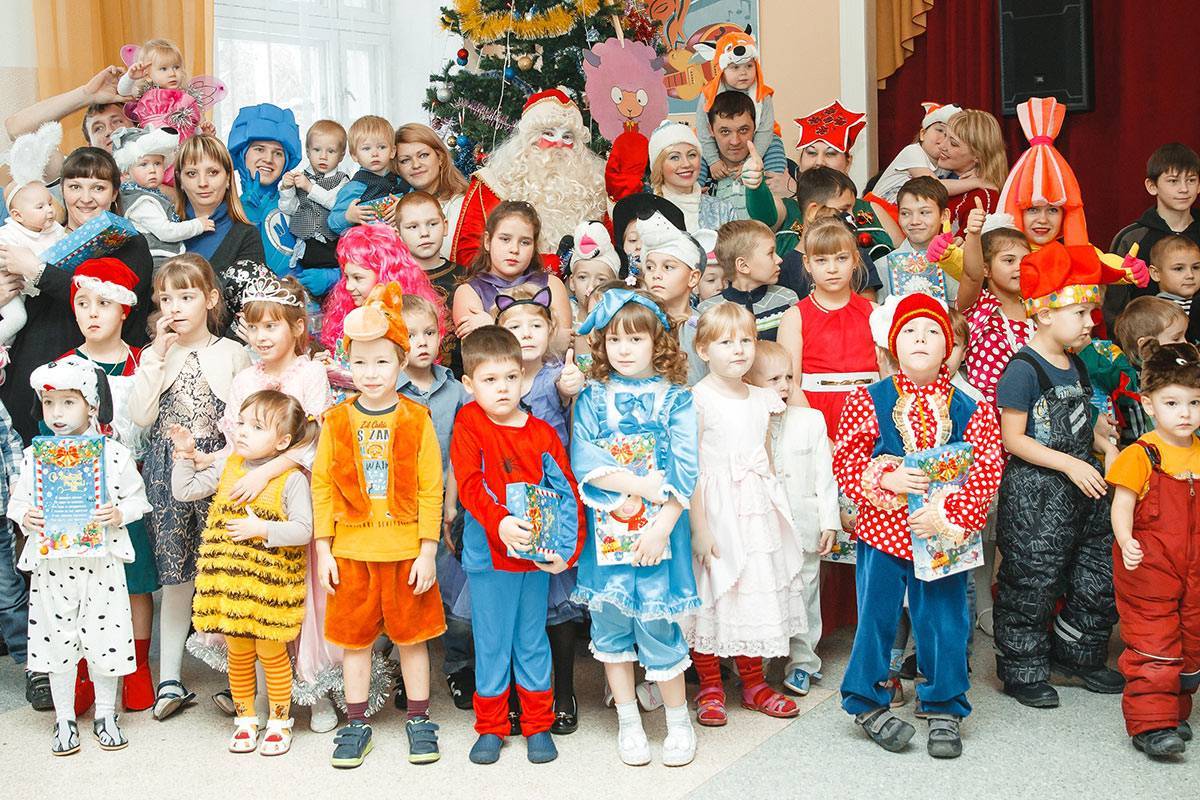 Сценарий новогоднего праздника для детей разного возраста