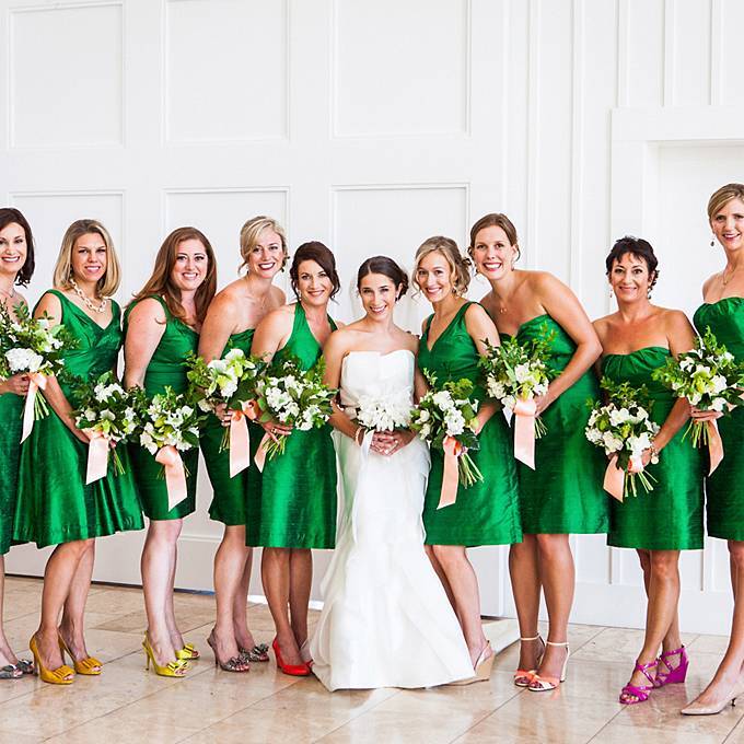 Зеленые платья подружек невесты