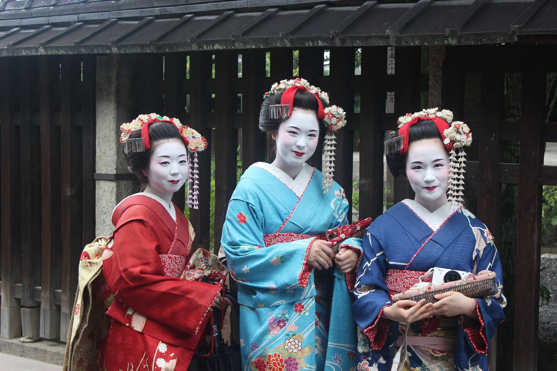 Женское кимоно. японские свадебные платья кимоно японской невесты 8 букв сканворд