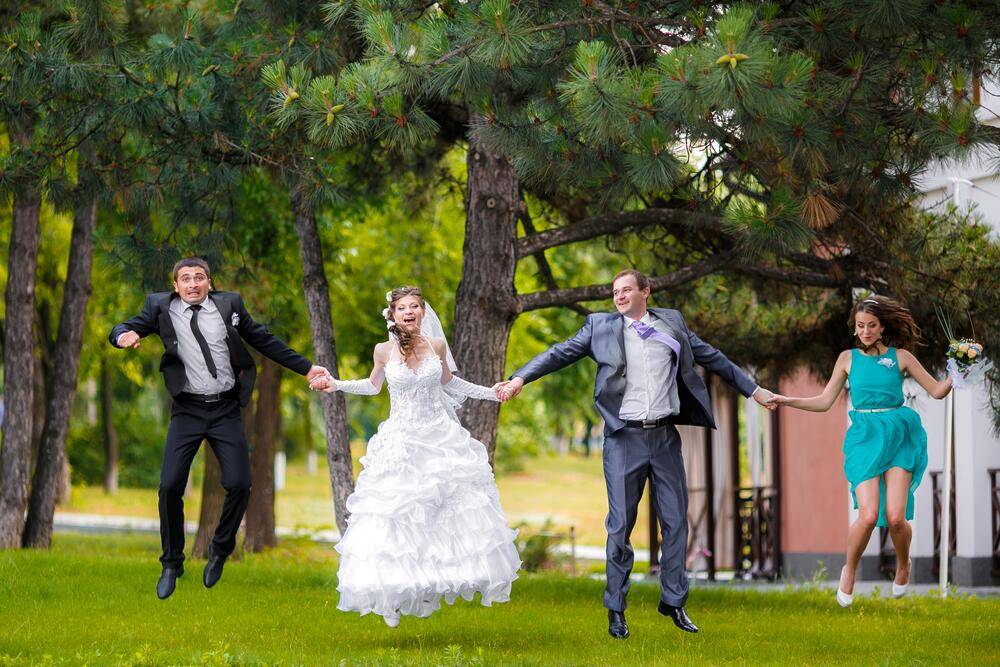 Традиции свидетелей на свадьбе, история появления, правила подбора правильного гардероба