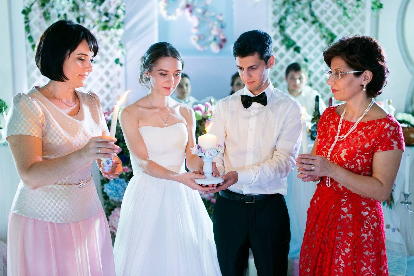 Подарок жениху от невесты — традиционная романтика или приятная неожиданность?