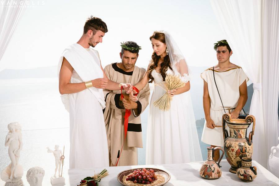 Организуем вечеринку в лучших традициях античного мира