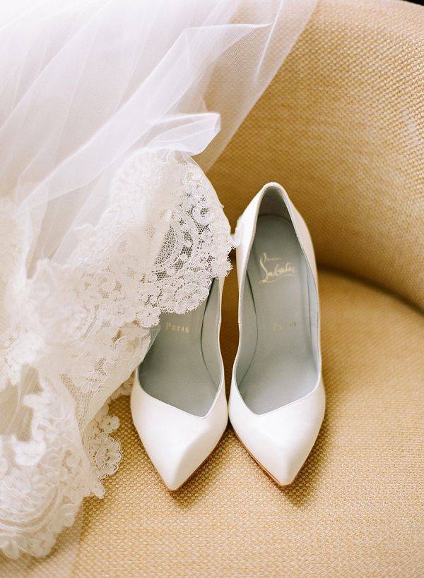 Нестандартная свадебная обувь, или А вам слабо?