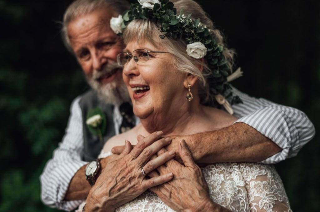 Празднуем 45-летие свадьбы — организация и выбор подарка