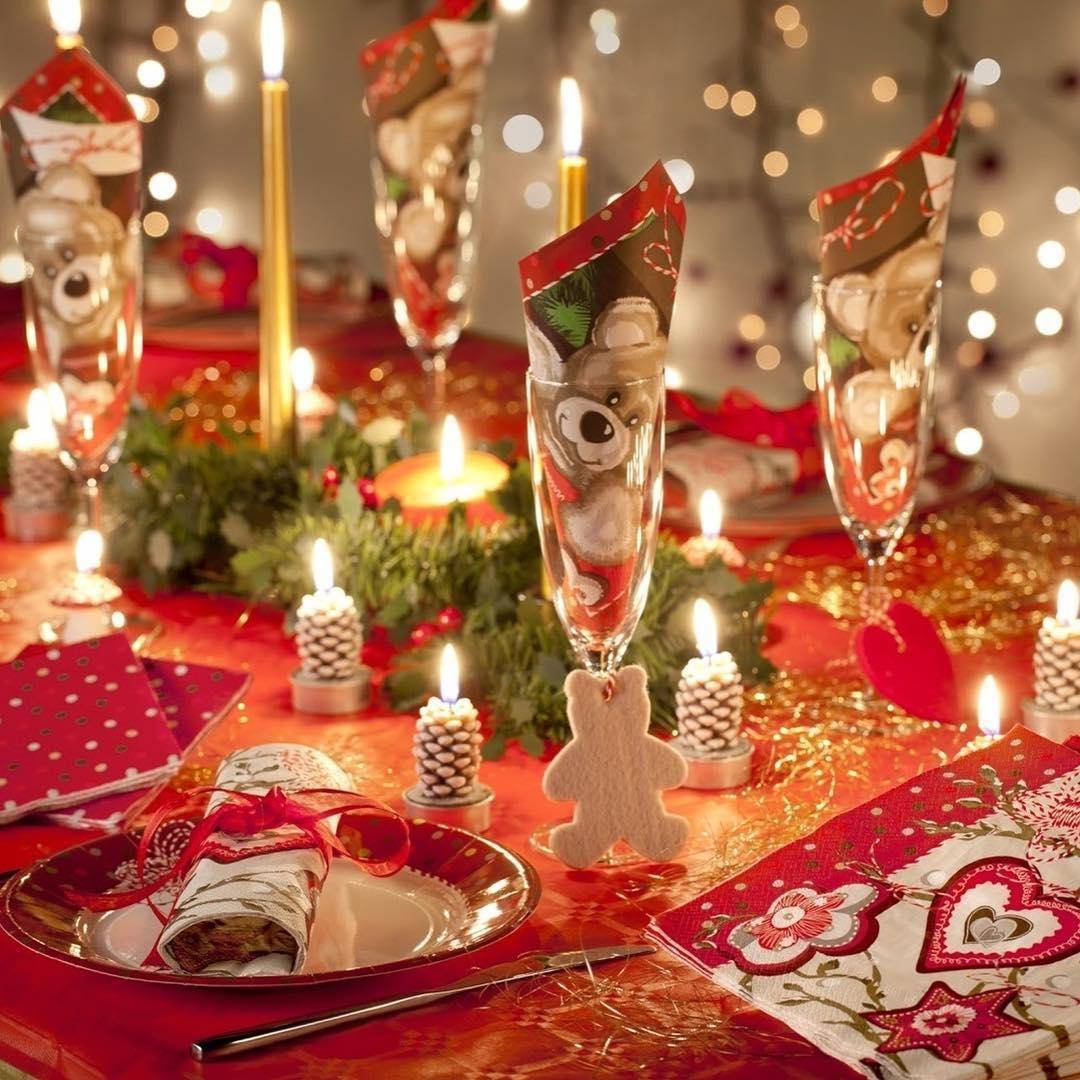 Что выбрать для украшения новогоднего стола: декор по всем правилам