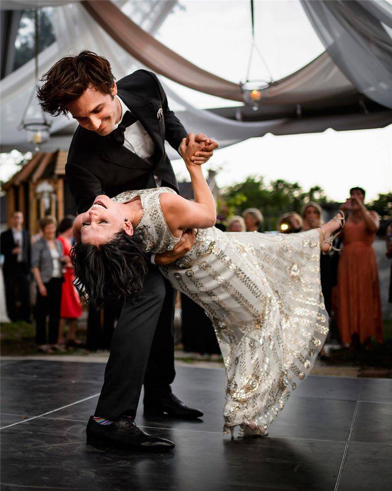 Трогательно и зажигательно — свадебный танец