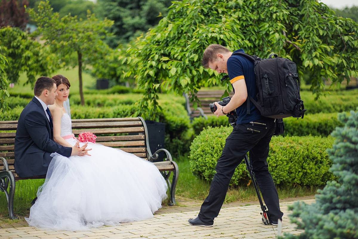 Как выбрать фотографа на свадьбу и на что обращать внимание?