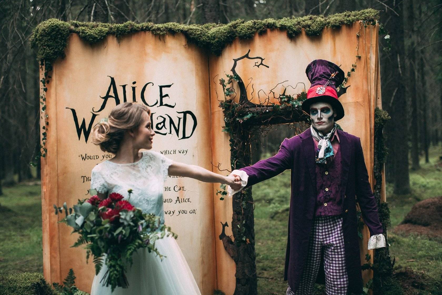 Свадьба в стиле Алисы в стране чудес