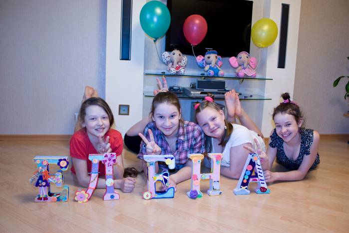 Конкурсы на день рождения для детей 10 лет дома: смешные и весёлые