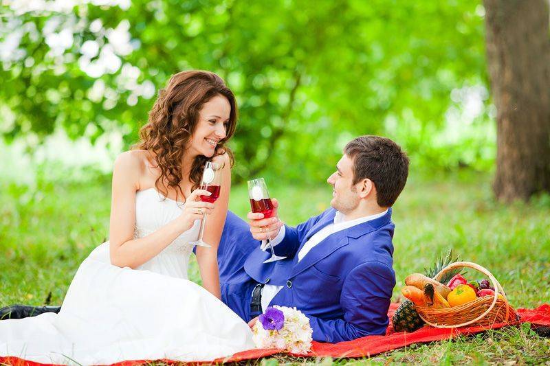 Солнечная свадьба летом: особенности проведения торжества