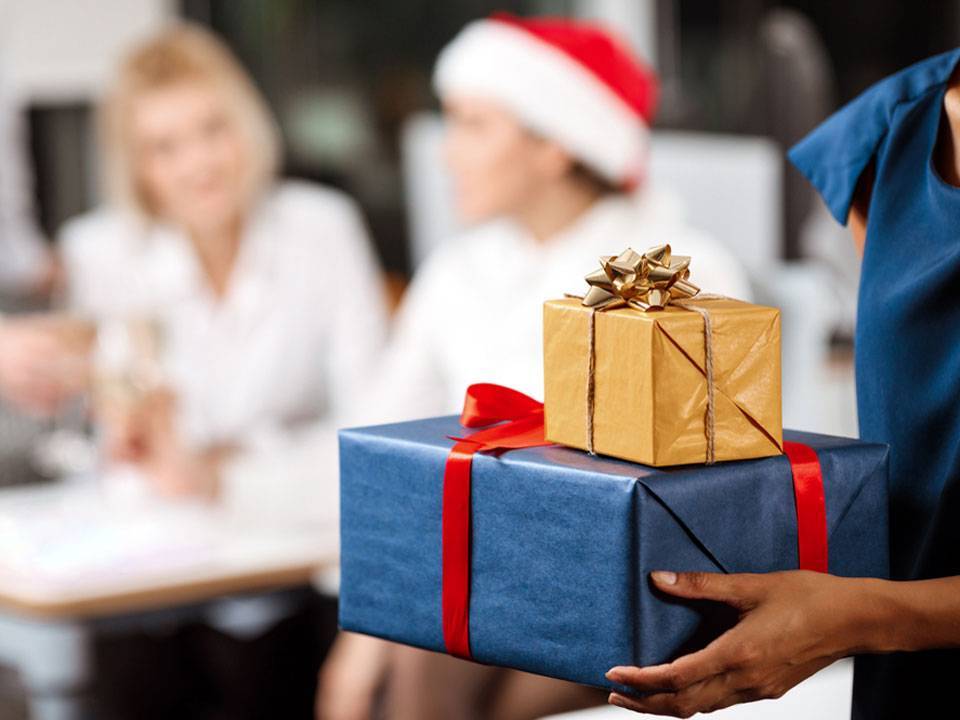 Как выбрать корпоративный подарок?
