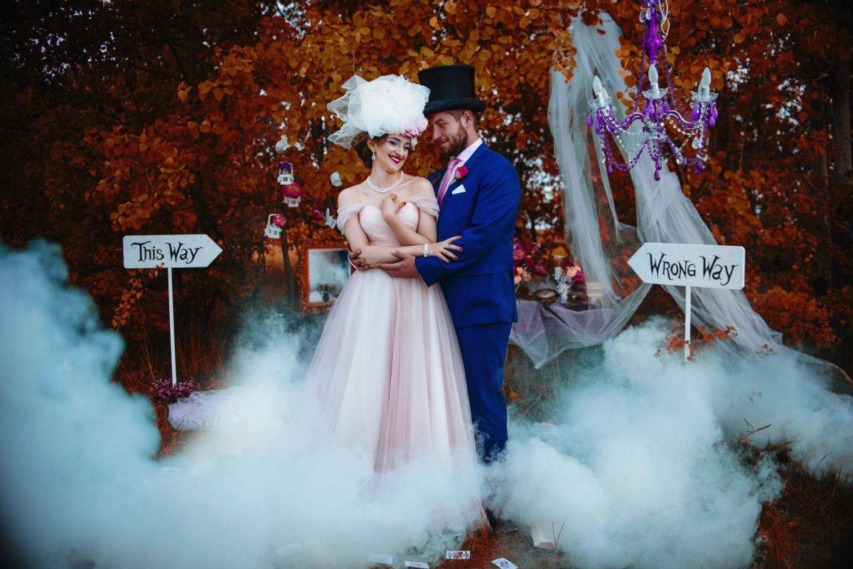 Выкуп невесты в стиле «алисы в стране чудес» - свадебный портал wewed.ru