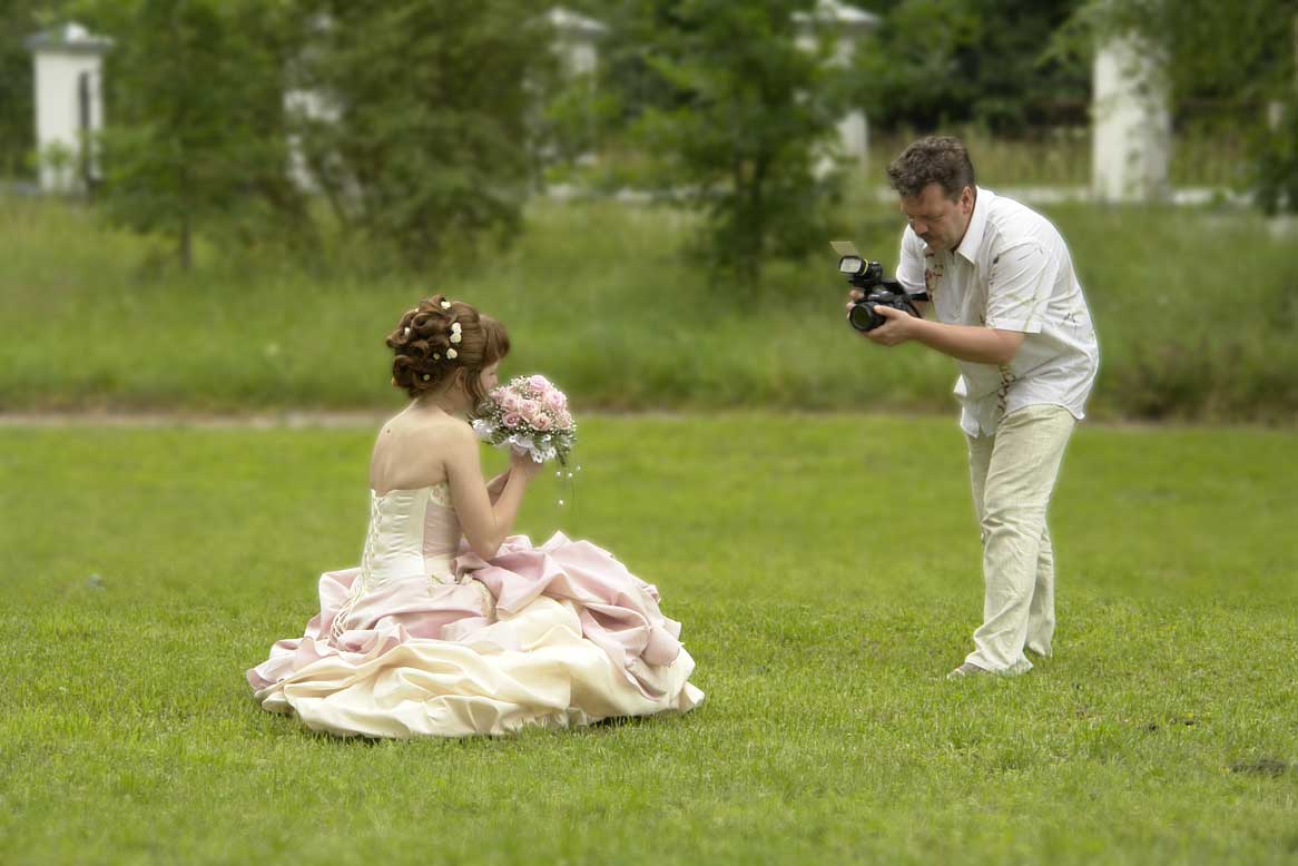 Как правильно выбрать свадебного фотографа