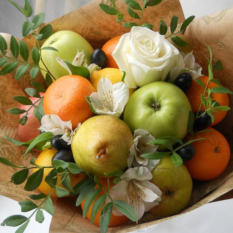 Букеты из фруктов для оригинального подарка и праздничного десерта