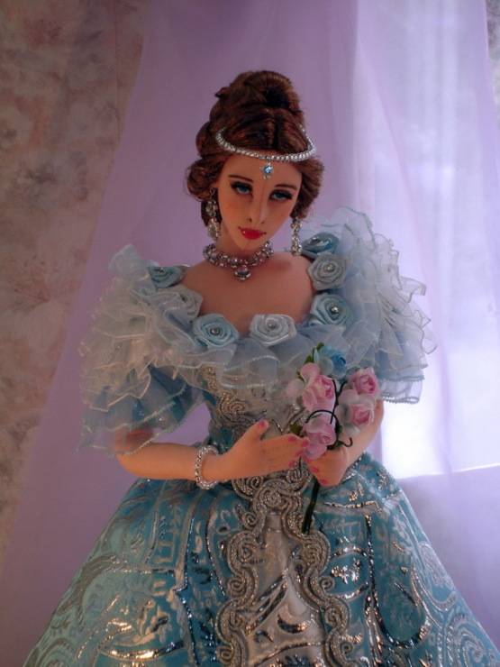 Разрушая стереотипы: история коллекционных фарфоровых кукол на шарнирах «apoteka» — business story