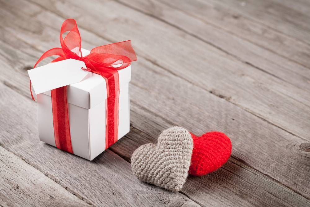 Что подарить на 14 февраля: 100 идей романтических подарков для ваших любимых плюс отзывы и необходимые советы!